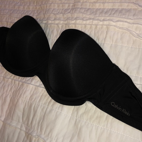 NWOT Calvin Klein Strapless Bra - Picture 2 of 4